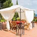 Majestic In Hills Of Florence With Gardens Gym Jacuzzi And Sauna 别墅